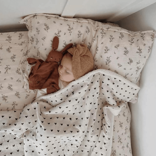 Couverture petits coeurs doublée moumoute pour bébé - Pour les mômes
