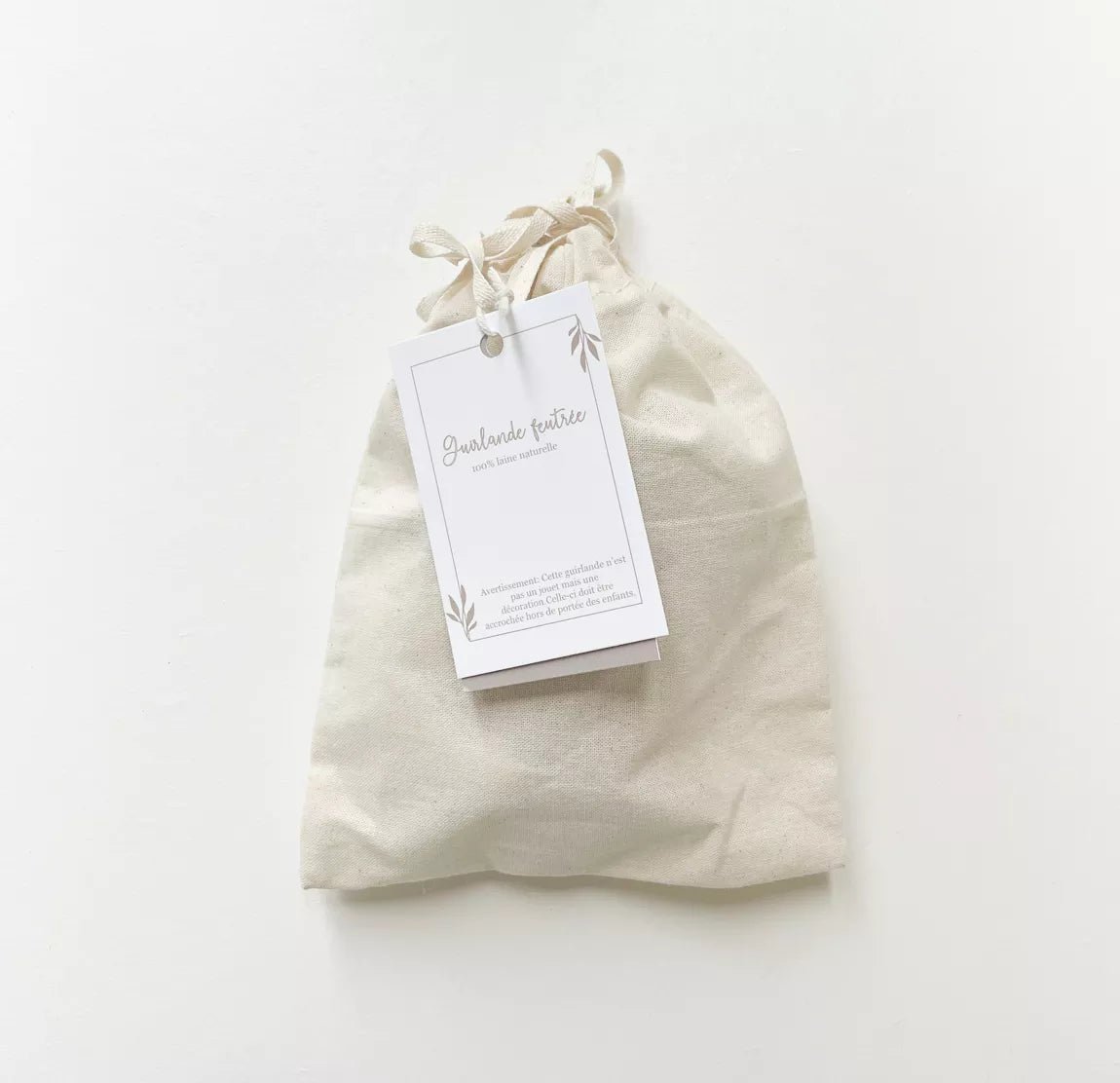 Guirlande étoiles & lunes en laine feutrée pour bébé - Pour les mômes