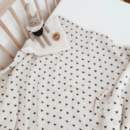 Couverture petits coeurs doublée moumoute pour bébé - Pour les mômes